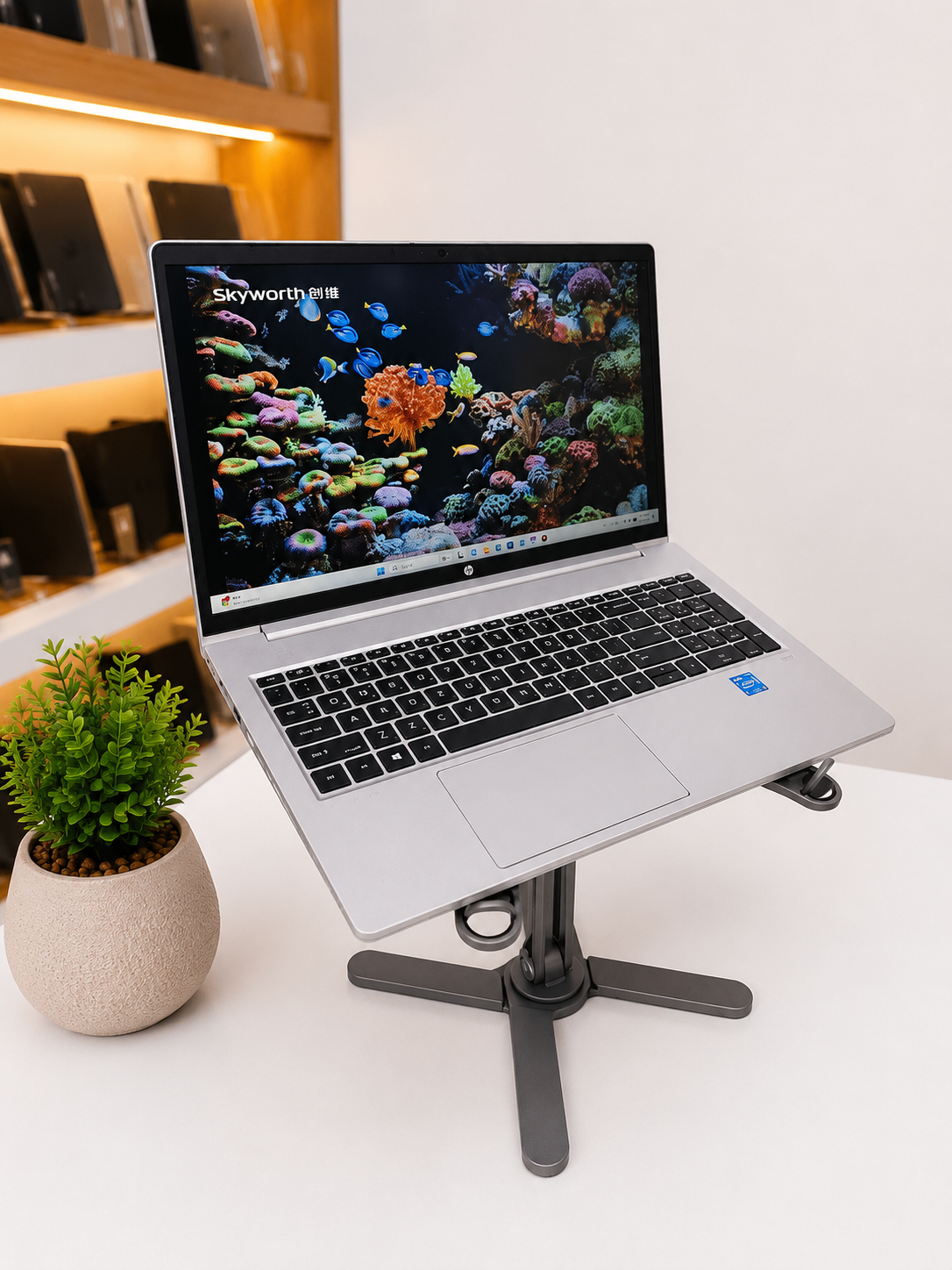 لپتاپ استوک اچ پی HP Probook 650 G8 | پردازنده Core i5 نسل 11 | رم 8 گیگ | حافظه 256SSD | صفحه نمایش 15.6 اینچ