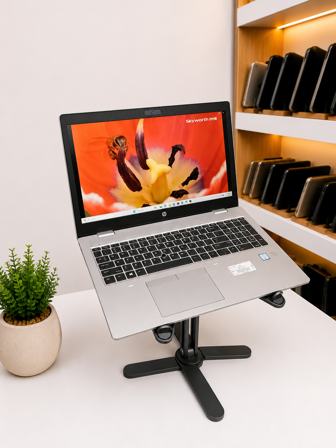 لپتاپ استوک اچ‌پی HP Probook 650 G5 | پردازنده Core i7 نسل 8 | رم 8 گیگ | حافظه 256SSD | صفحه نمایش 15.6 اینچ