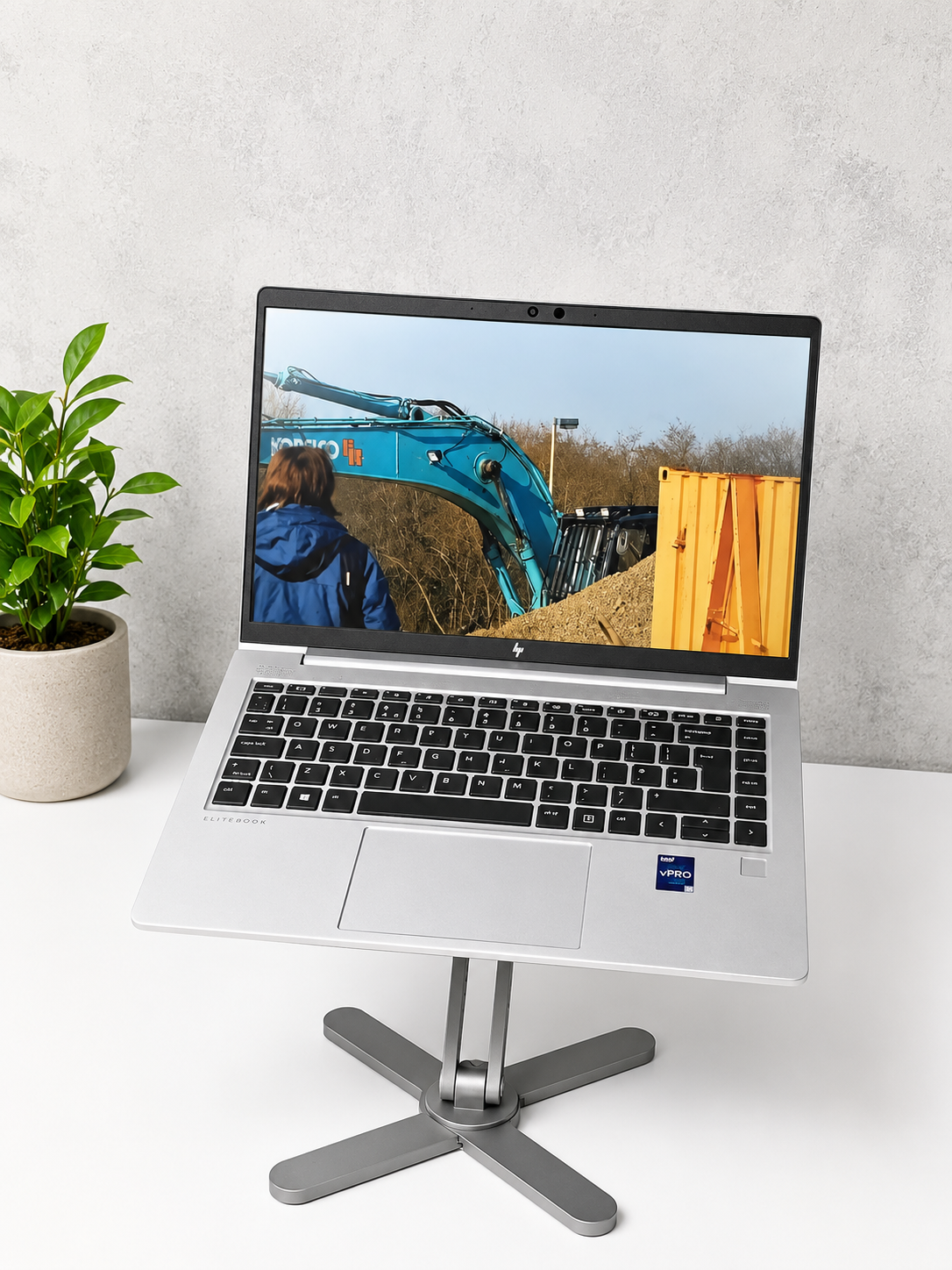 لپتاپ استوک اچ‌پی HP Elitebook 640 G9 | پردازنده Core i5 نسل 12 | رم 8 گیگ | حافظه 256SSD | صفحه نمایش 14 اینچ