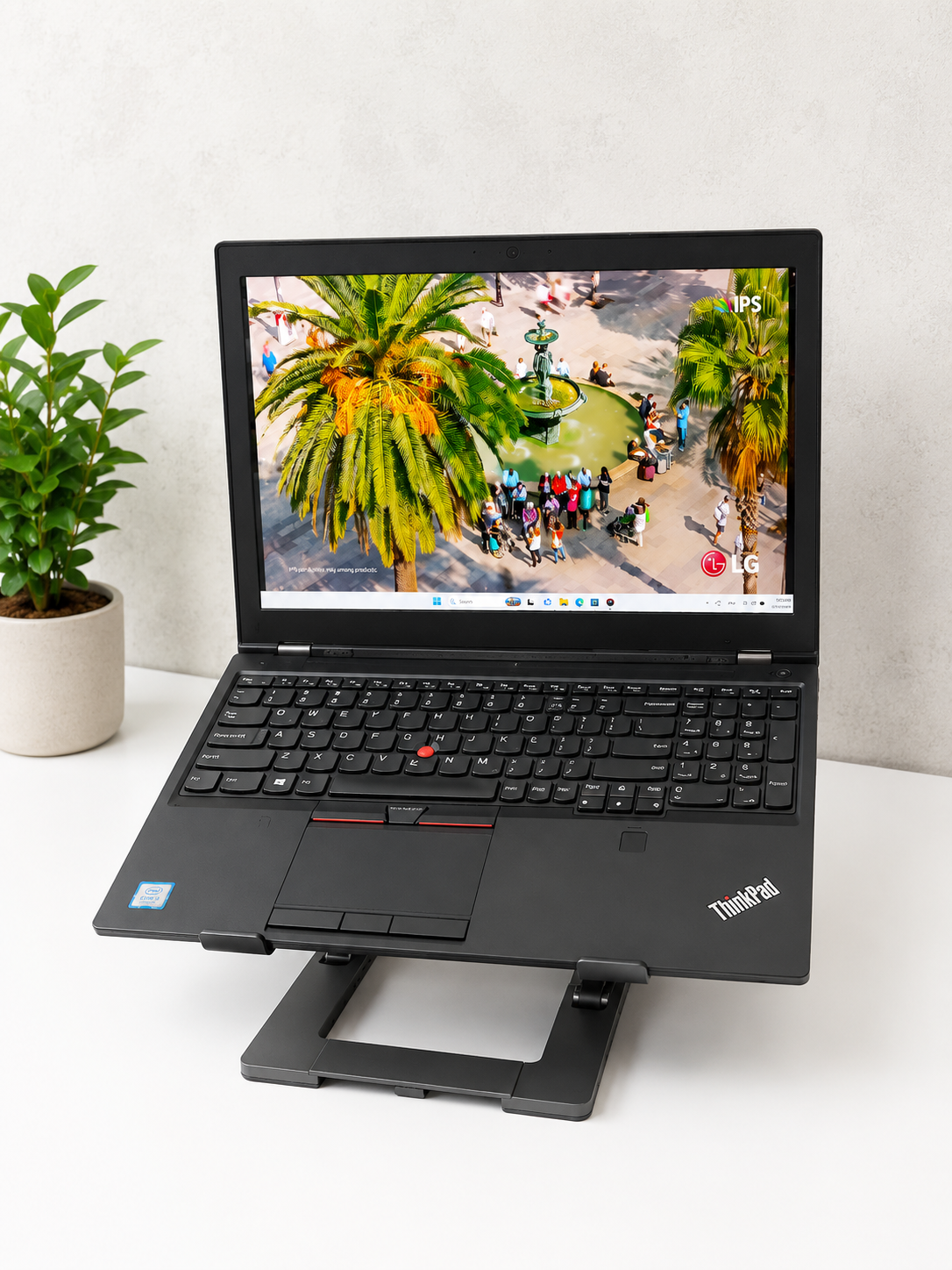 لپتاپ استوک لنوو Lenovo Thinkpad P50 | پردازنده Core i7 نسل 6 | رم 16 گیگ | حافظه 512SSD | صفحه نمایش 15.6 اینچ