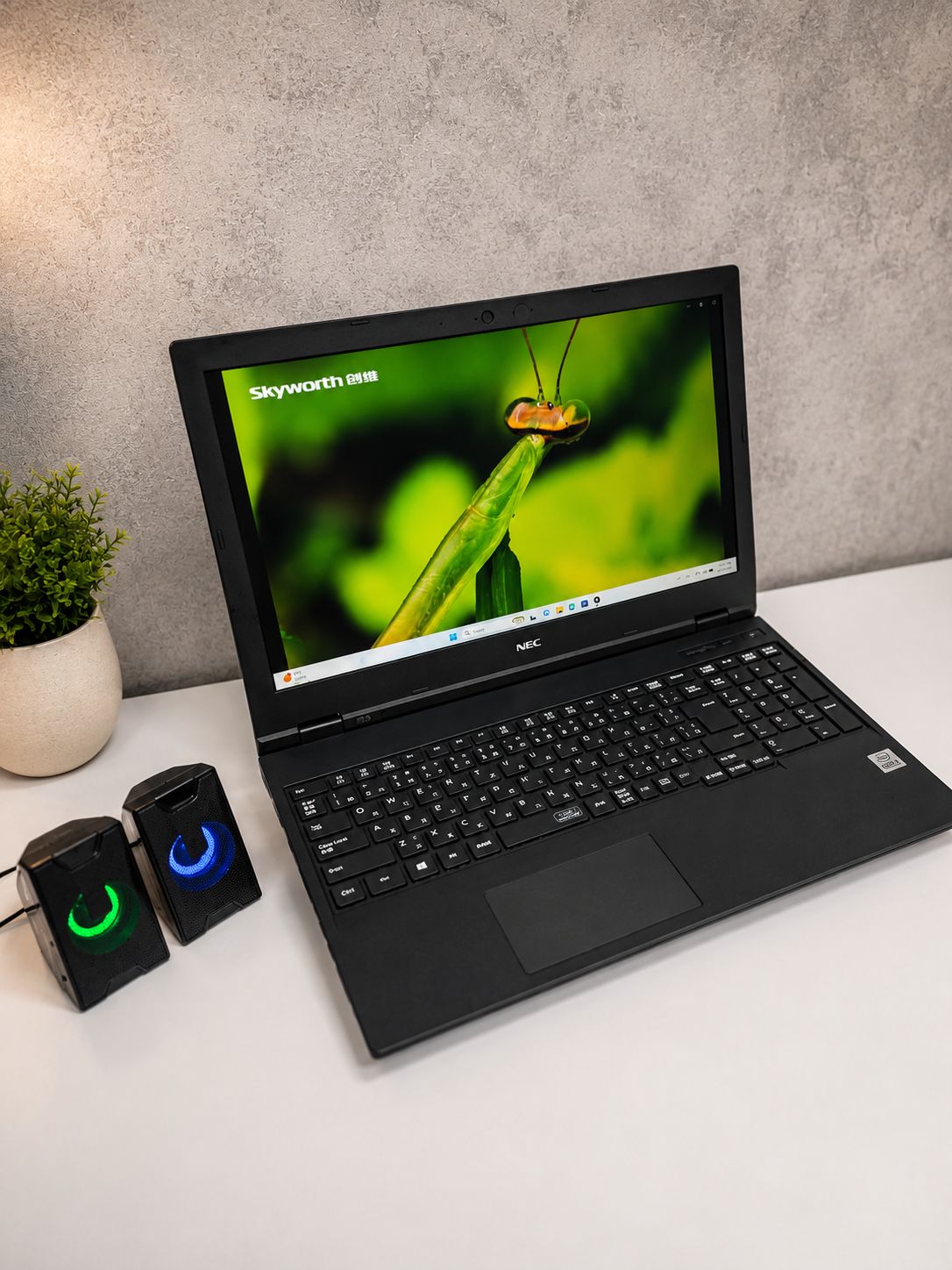 لپتاپ استوک ان ای سی NEC | پردازنده Core i5 نسل 10 | رم 8 گیگ | حافظه 256SSD | صفحه نمایش 15.6 اینچ