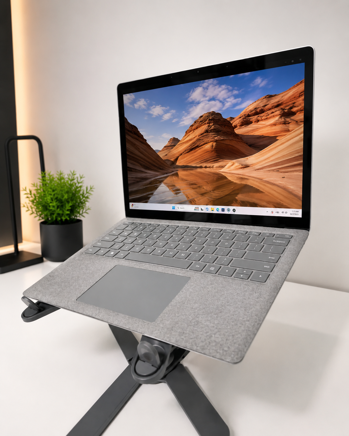 لپتاپ استوک مایکروسافت | Surface Laptop 3 | پردازنده Core i5 نسل 10 | رم 16 گیگ | حافظه 256SSD | صفحه نمایش 13.5 اینچ