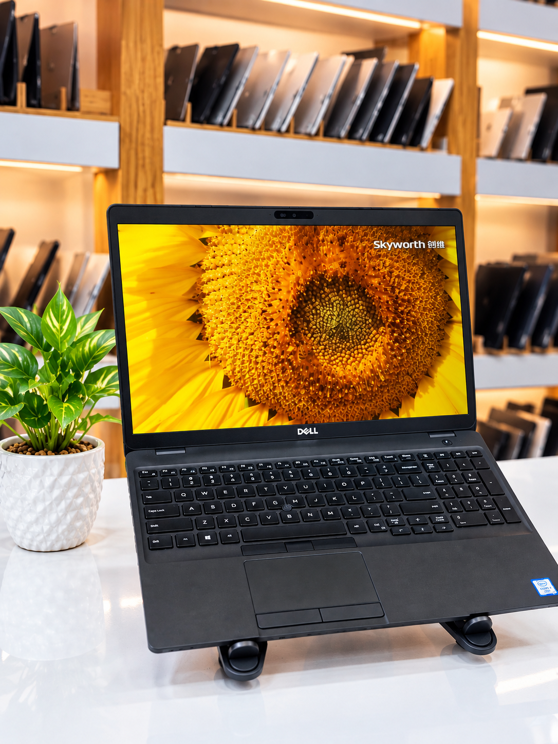 لپتاپ استوک دل Dell Precision 3541 | پردازنده Core i7 نسل 9 | 4 گیگ گرافیک مجزا | رم 16 گیگ | حافظه 512SSD | صفحه نمایش 15.6 اینچ