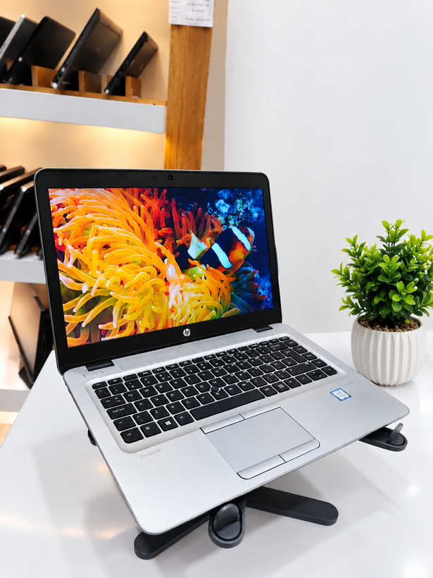 لپتاپ استوک اچپیHP ProBook 840 G4 | پردازنده Core i5 نسل 7 | رم 8 گیگ | حافظه 256SSD | صفحه نمایش 14 اینچ